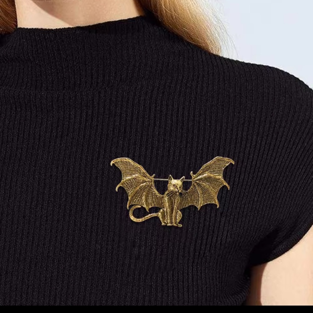Gothic Bat Cat Brass Brooch - Picture 8 of 12